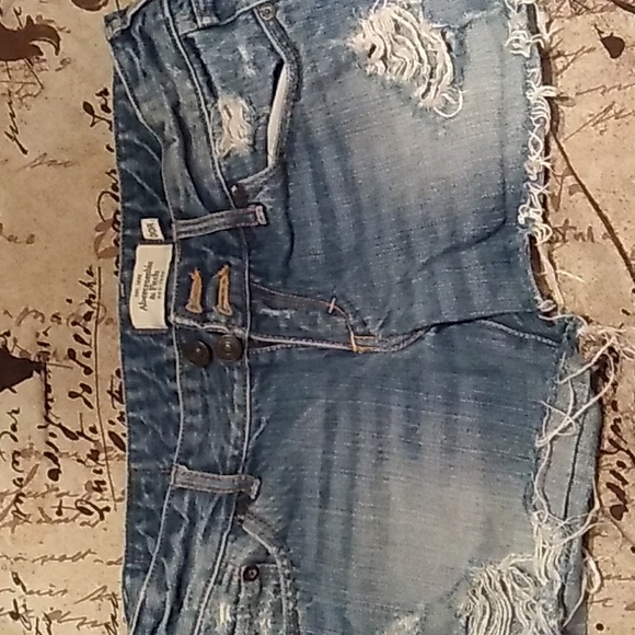 Abercrombie & Fitch Pants - Abercrombie and Fitch distressed shorts Sz 00R